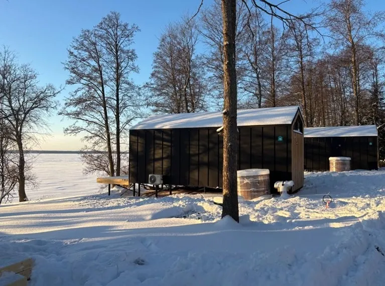 4-местный на берегу озера — фото 1