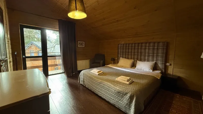 Chalet с крытой террасой — фото 1