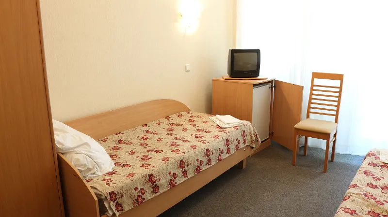 Первая категория 1-местный 1 комнатный в корпусе 3 — фото 1