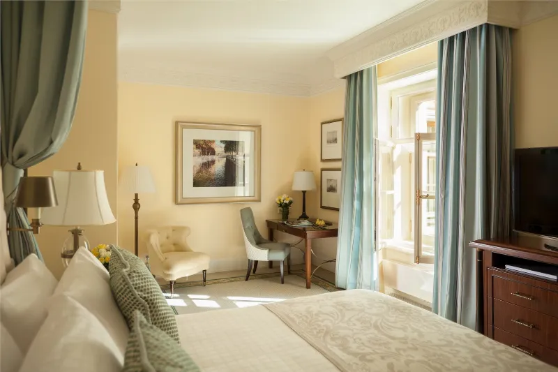 Four Seasons King 2-местный с видом на Исаакиевский Собор — фото 1