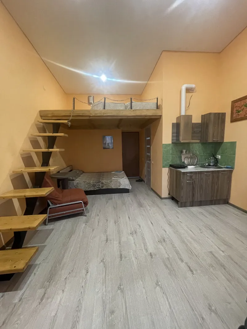 Лофт с кроватью на 2 ярусе — фото 1