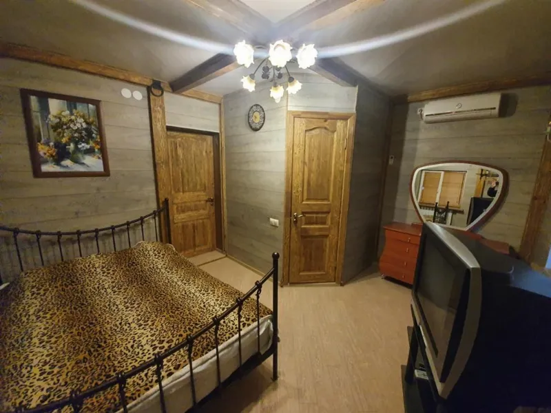 Трехкомнатный номер (в Мини-отель на Анджиевского д.26) — фото 1