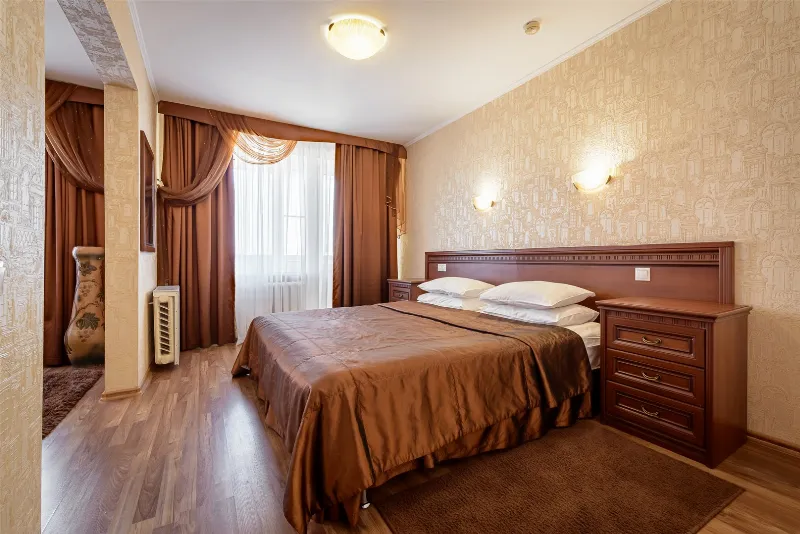Джуниор Сюит — фото 1
